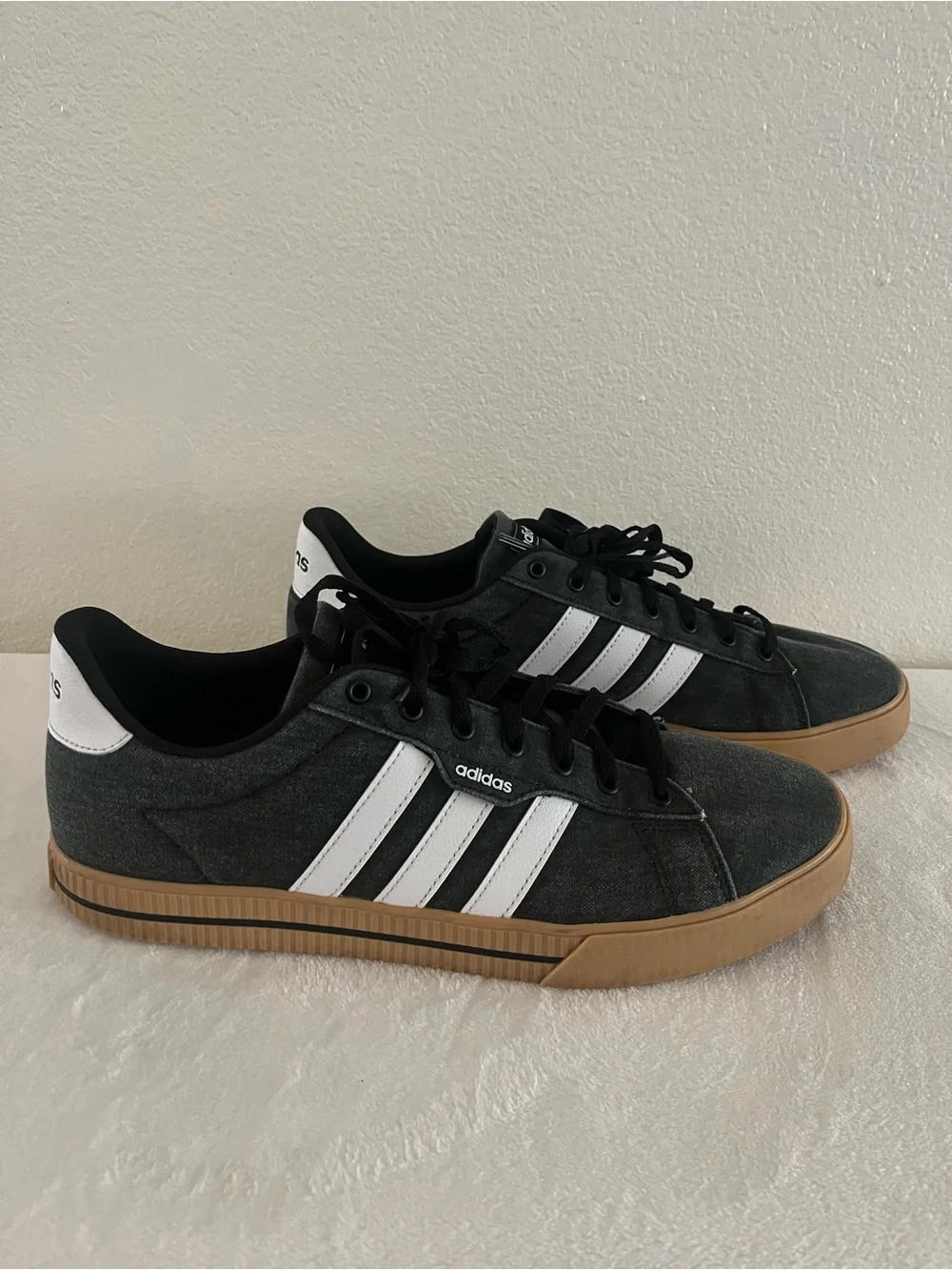 adidas Men’s Gray and White Low-Top Sneakers with Gum Sole 13